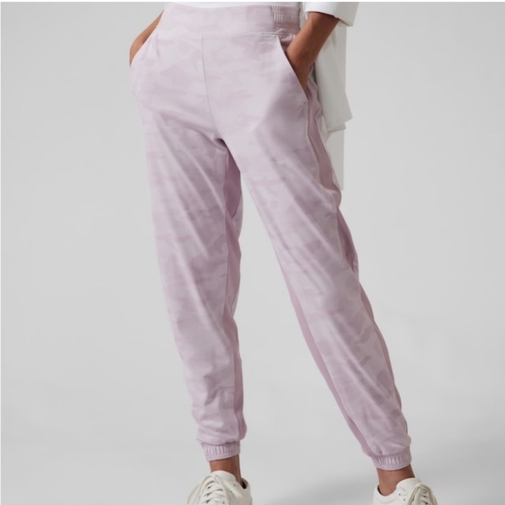 Athleta size 4 camo joggers lavender women’s